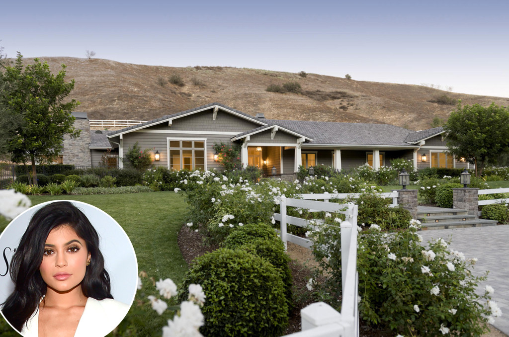 Kylie Jenner, Hidden Hills House Kylie Jenner, Hidden Hills House